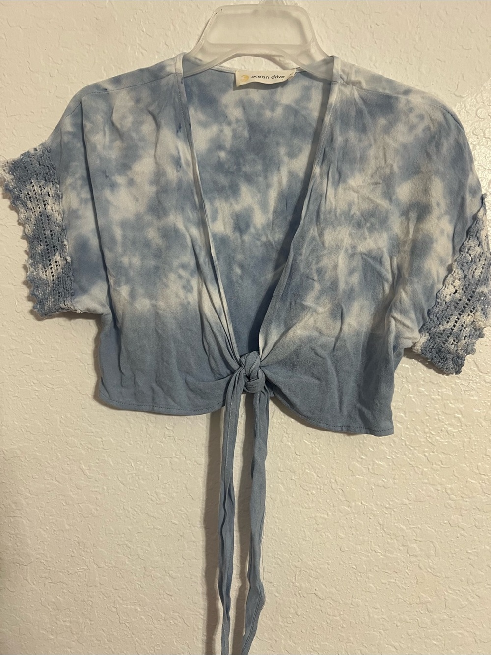 Ocean Drive Crop Top Women's Size Small Blue Crochet Trim Tie Front tie dye #101